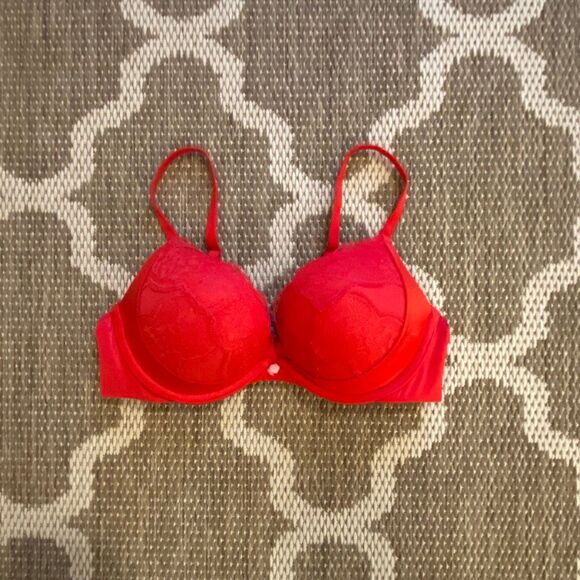 Victoria's Secret Other - Victoria’s Secret bombshell  bra, size 34B
